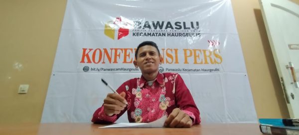 Ketua Panwas;lu Kecamatan Haurgeulis Kabupaten Indramayu, Ilham Gunaan