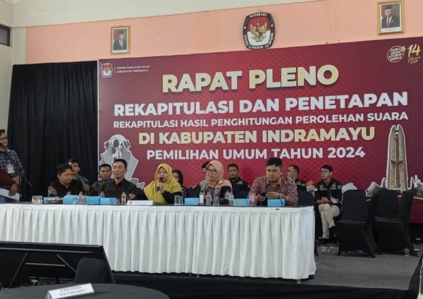 Rapat Pleno KPU Indramayu terkait Rekapitulasi dan Penetapan Hasil Penghitungan Suara Pemilu 2024 dijadwalkan tuntas hari Kamis, 29 Februari 2024 ini. (UTOYO PRIE ACHDI)