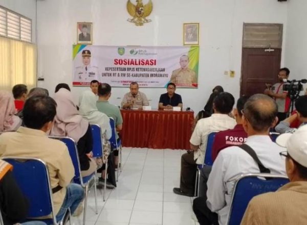 Sosialisasi kepeesertaan BPJS Ketenagakerjaan bagi RT/RW se- Kabupaten  Indramayu di Kantor Badan Pengembangan Masyarakat dan Desa (BPMD)