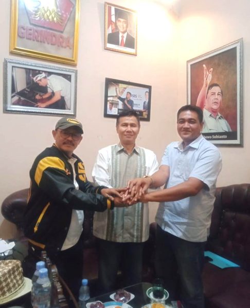 MESRA. Koalisi Indonesia Maju bisa berlanjut di Pilkada Indramayu 2024. Tampak Ketua DPD Partai Golkar Indramayu, H Syaefudin, Ketua DPC Gerindra Indramayu H  Kasan Basari, dan Ketua DPC Partai Demokrat Indramayu, H NIco Antonio. (ISTIMEWA)